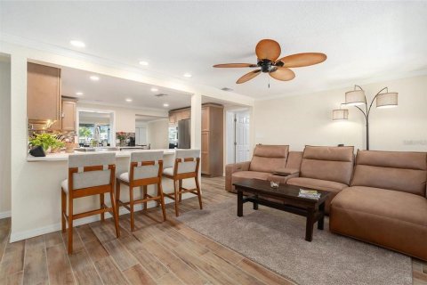 House in Hudson, Florida 3 bedrooms, 133.78 sq.m. № 2145469 - photo 4