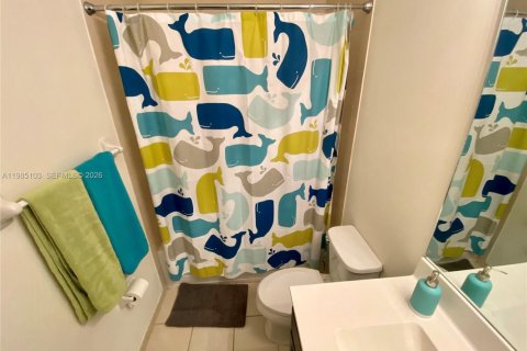 Снять в аренду таунхаус в Хомстед, Флорида 3 спальни, 141.58м2, № 2050867 - фото 13