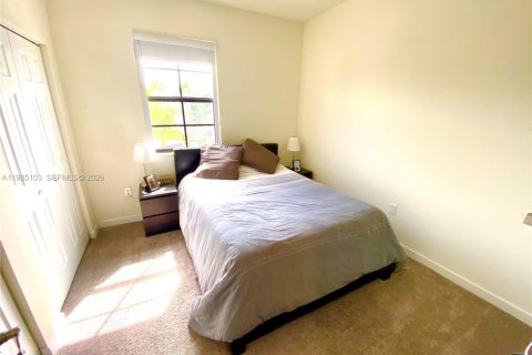 Снять в аренду таунхаус в Хомстед, Флорида 3 спальни, 141.58м2, № 2050867 - фото 14