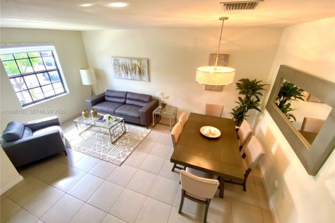 Снять в аренду таунхаус в Хомстед, Флорида 3 спальни, 141.58м2, № 2050867 - фото 11
