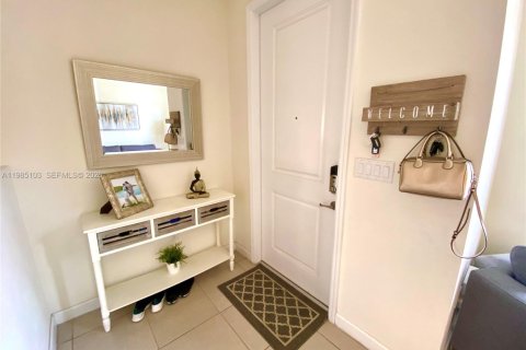 Снять в аренду таунхаус в Хомстед, Флорида 3 спальни, 141.58м2, № 2050867 - фото 12