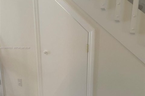 Снять в аренду таунхаус в Хомстед, Флорида 3 спальни, 141.58м2, № 2050867 - фото 22