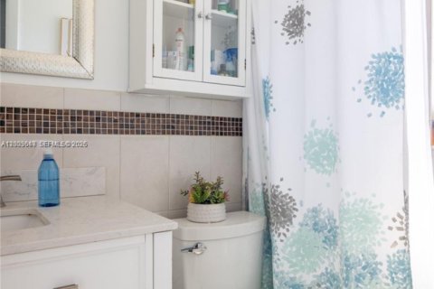 House in Pompano Beach, Florida 3 bedrooms, 107.67 sq.m. № 2069159 - photo 26