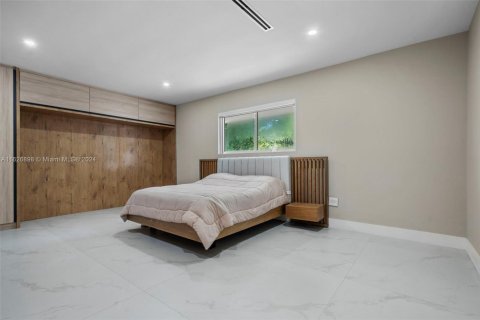 Casa en venta en Pinecrest, Florida, 5 dormitorios, 297.29 m2 № 1281157 - foto 13