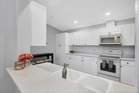 Villa ou maison à vendre à Bradenton, Floride: 2 chambres, 173.36 m2 № 1837525 - photo 9