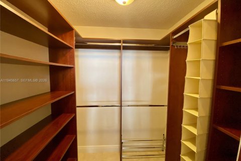 Copropriété à louer à Sunny Isles Beach, Floride: 1 chambre, 59.46 m2 № 2009536 - photo 4