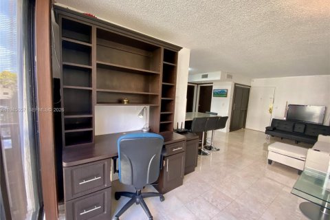 Copropriété à louer à Sunny Isles Beach, Floride: 1 chambre, 59.46 m2 № 2009536 - photo 22