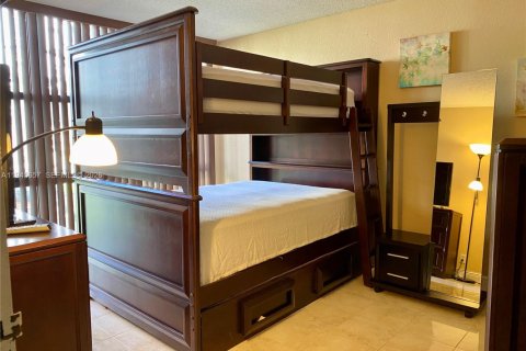 Copropriété à louer à Sunny Isles Beach, Floride: 1 chambre, 59.46 m2 № 2009536 - photo 3