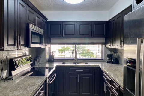 Copropriété à louer à Sunny Isles Beach, Floride: 1 chambre, 59.46 m2 № 2009536 - photo 11