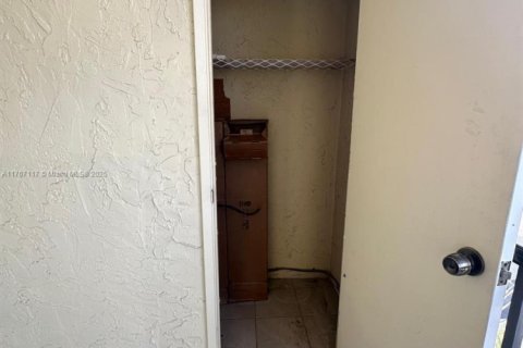 Condo in Pompano Beach, Florida, 1 bedroom  № 1862784 - photo 22