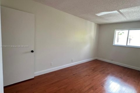 Condo in Pompano Beach, Florida, 1 bedroom  № 1862784 - photo 15