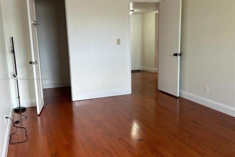 Condo in Pompano Beach, Florida, 1 bedroom  № 1862784 - photo 14