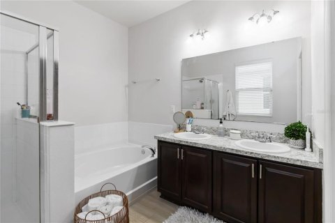 House in Orlando, Florida 4 bedrooms, 184.23 sq.m. № 1810014 - photo 23