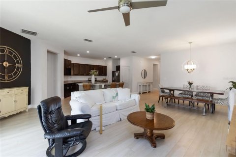 House in Orlando, Florida 4 bedrooms, 184.23 sq.m. № 1810014 - photo 7