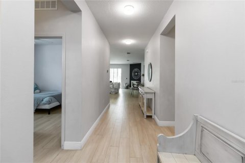House in Orlando, Florida 4 bedrooms, 184.23 sq.m. № 1810014 - photo 16