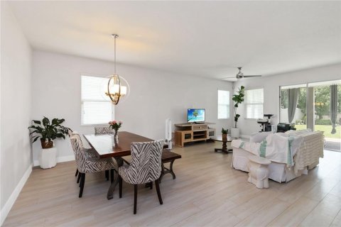 House in Orlando, Florida 4 bedrooms, 184.23 sq.m. № 1810014 - photo 5
