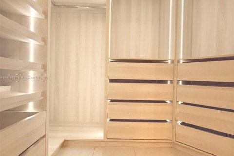 Copropriété à vendre à Doral, Floride: 3 chambres, 123.93 m2 № 1852409 - photo 12