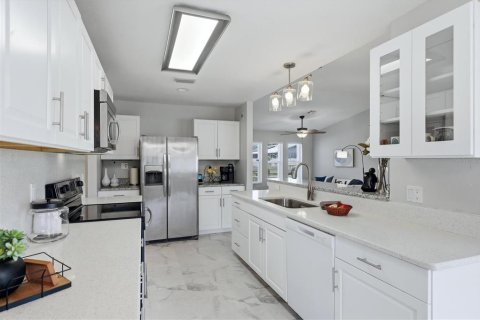 Villa ou maison à vendre à Englewood, Floride: 2 chambres, 115.85 m2 № 2234287 - photo 8
