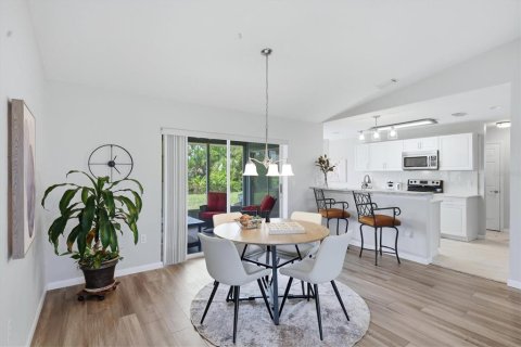 Villa ou maison à vendre à Englewood, Floride: 2 chambres, 115.85 m2 № 2234287 - photo 11