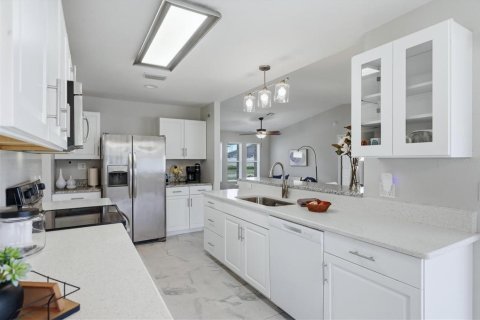 Villa ou maison à vendre à Englewood, Floride: 2 chambres, 115.85 m2 № 2234287 - photo 7