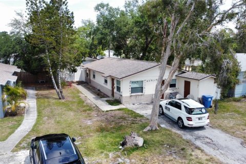 Propiedad comercial en venta en Saint Petersburg, Florida, 125.6 m2 № 1659113 - foto 1