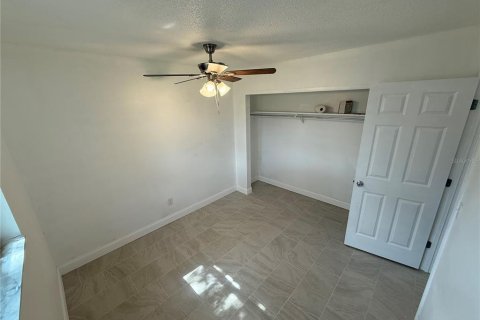 Propiedad comercial en venta en Saint Petersburg, Florida, 125.6 m2 № 1659113 - foto 4
