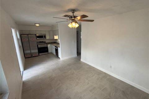 Propiedad comercial en venta en Saint Petersburg, Florida, 125.6 m2 № 1659113 - foto 6