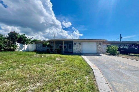 Villa ou maison à louer à Holiday, Floride: 2 chambres, 101.08 m2 № 2384286 - photo 3