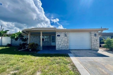 Villa ou maison à Holiday, Floride 2 chambres, 101.08 m2 № 2384286