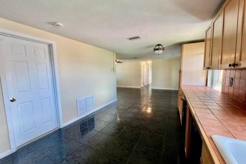 Villa ou maison à louer à Holiday, Floride: 2 chambres, 101.08 m2 № 2384286 - photo 19
