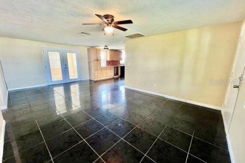 Villa ou maison à louer à Holiday, Floride: 2 chambres, 101.08 m2 № 2384286 - photo 13