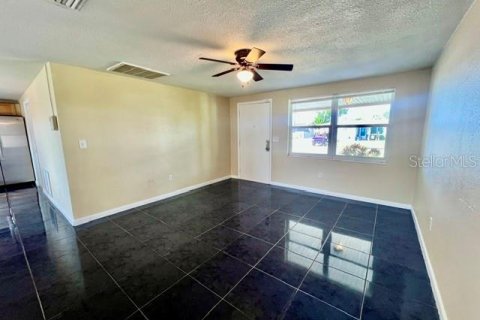 Villa ou maison à louer à Holiday, Floride: 2 chambres, 101.08 m2 № 2384286 - photo 7
