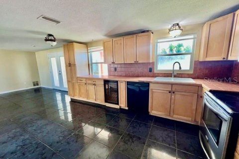 Villa ou maison à louer à Holiday, Floride: 2 chambres, 101.08 m2 № 2384286 - photo 22