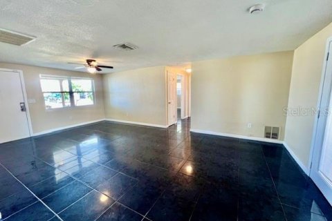 Villa ou maison à louer à Holiday, Floride: 2 chambres, 101.08 m2 № 2384286 - photo 24