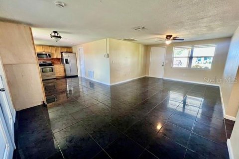 Villa ou maison à louer à Holiday, Floride: 2 chambres, 101.08 m2 № 2384286 - photo 10