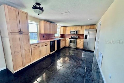 Villa ou maison à louer à Holiday, Floride: 2 chambres, 101.08 m2 № 2384286 - photo 14
