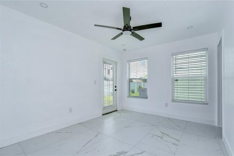 Villa ou maison à vendre à Bradenton, Floride: 3 chambres, 142.7 m2 № 2217150 - photo 10