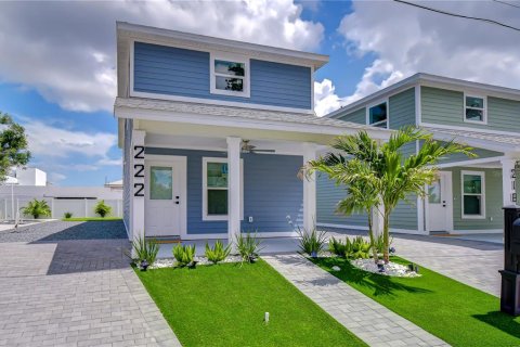 Villa ou maison à vendre à Bradenton, Floride: 3 chambres, 142.7 m2 № 2217150 - photo 2