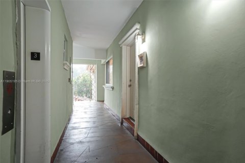 Снять в аренду кондоминиум в Корал-Гейблс, Флорида 2 спальни, 68.75м2, № 1955807 - фото 19