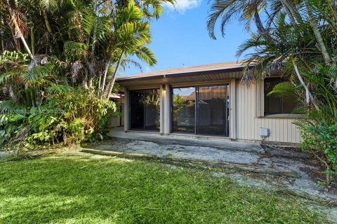 House in Miramar, Florida 3 bedrooms № 2031385 - photo 24