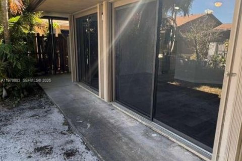 House in Miramar, Florida 3 bedrooms № 2031385 - photo 11