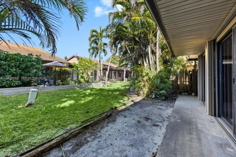 House in Miramar, Florida 3 bedrooms № 2031385 - photo 25