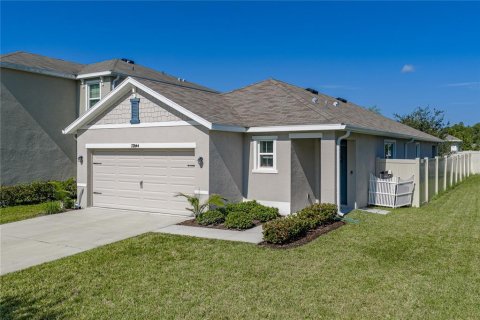 House in Wesley Chapel, Florida 3 bedrooms, 140.84 sq.m. № 2306546 - photo 3