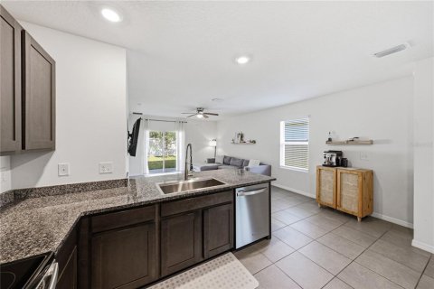 House in Wesley Chapel, Florida 3 bedrooms, 140.84 sq.m. № 2306546 - photo 25