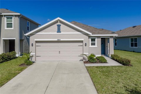 House in Wesley Chapel, Florida 3 bedrooms, 140.84 sq.m. № 2306546 - photo 5