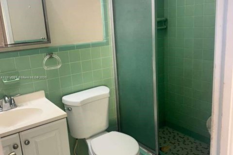 Casa en alquiler en Oakland Park, Florida, 3 dormitorios, 206.34 m2 № 1970075 - foto 15