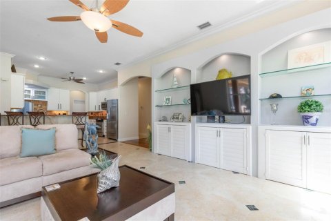 House in Ormond Beach, Florida 5 bedrooms, 468.78 sq.m. № 1666186 - photo 11