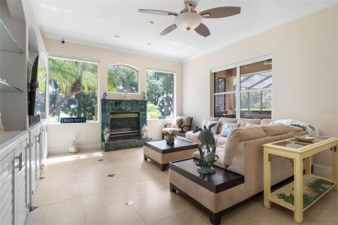 House in Ormond Beach, Florida 5 bedrooms, 468.78 sq.m. № 1666186 - photo 10