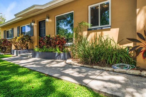 House in Clearwater, Florida 3 bedrooms, 104.52 sq.m. № 1916781 - photo 2