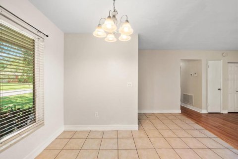 House in Clearwater, Florida 3 bedrooms, 104.52 sq.m. № 1916781 - photo 13